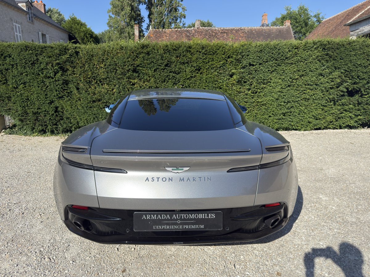 Aston Martin DB12 4.0 V8 680 ch gris - Armada Automobiles Pithiviers