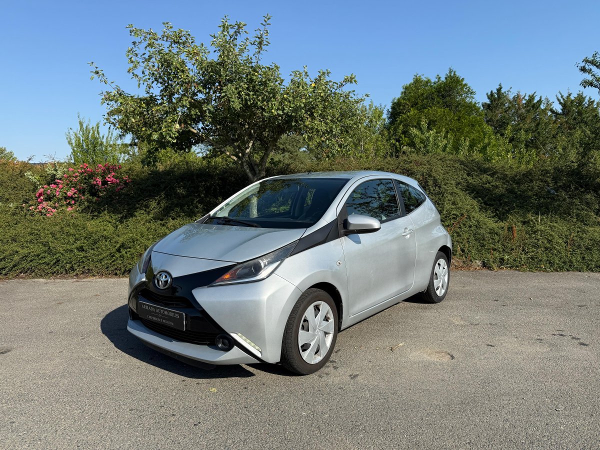 Toyota Aygo 1.0 VVT-i 69 X-Play gris - Armada Automobiles Pithiviers